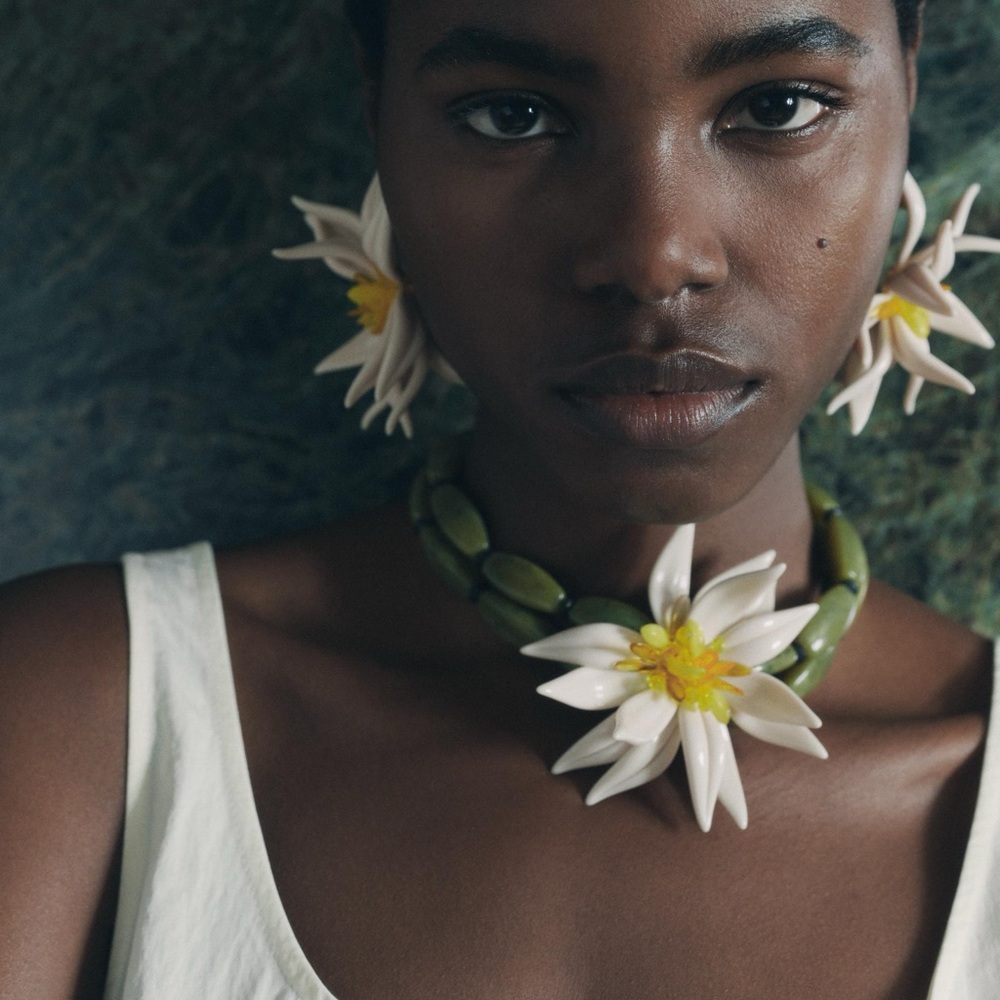 Zara White Green Beaded Flower Choker Necklace | NWT